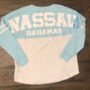 NEW WITH TAGS. Nassau Bahamas long sleeve. Med.